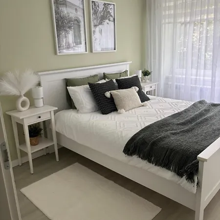 Near Old Town Lägenhet *