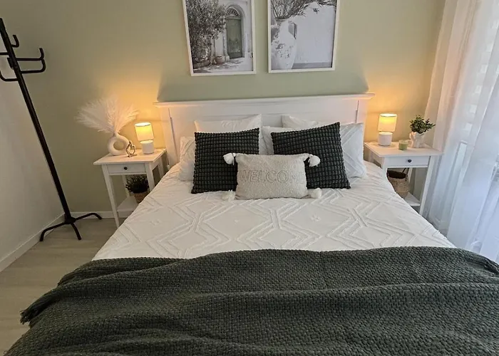 Near Old Town 아파트